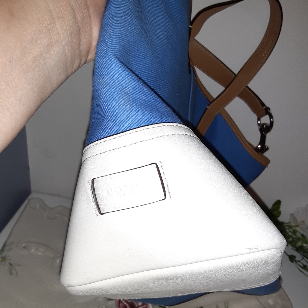 Coach Blue and White Hobo Bag - Picture 11 of 14